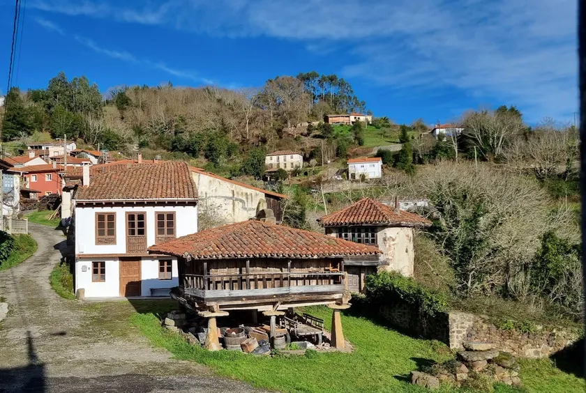 A corner with a view in Villaviciosa - Image 1