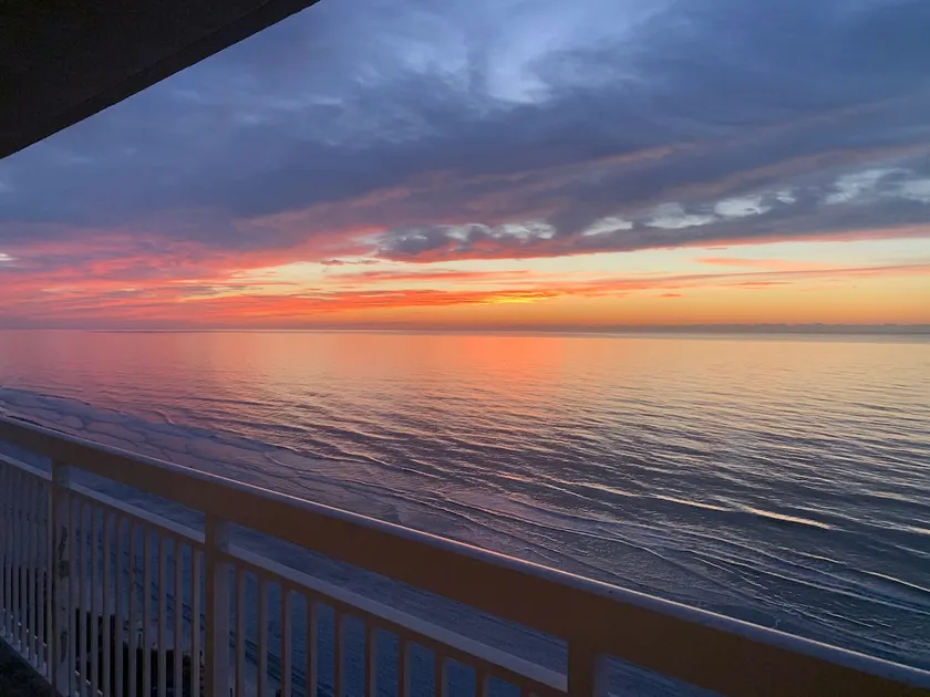 Paradise at the Beach, Complete View of Horizon - Image 1