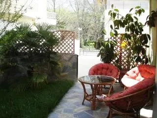 Neoi Poroi House Spacious&Comfortable–Private Yard - Image 1