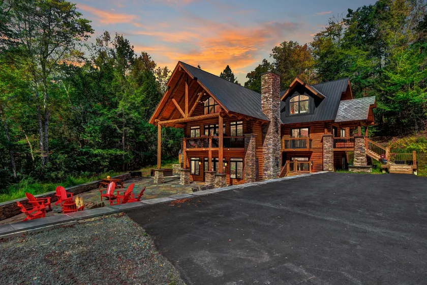 BEST HOUSE Lake Wallenpaupak. Hot Tub! - Image 1