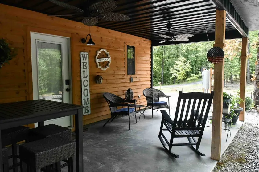 The Sturgis Place - Custom Built Cabin - Image 1
