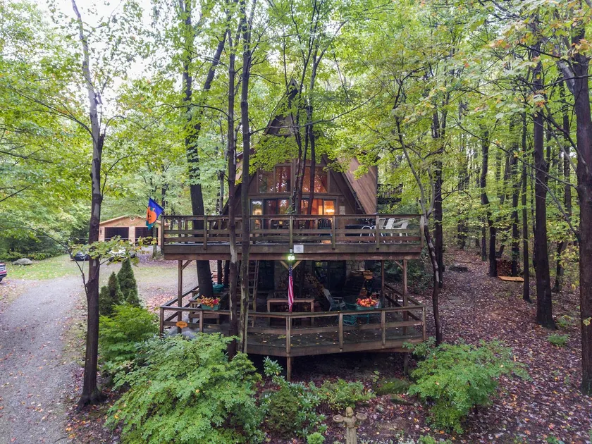 Large ski chalet near Seven springs ski resort - Image 1