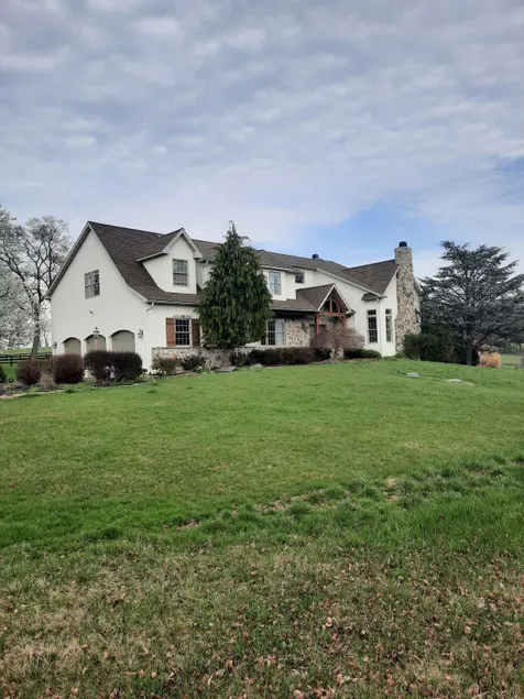 Smoker Family Estate, 5 BDR Home w In- Ground Pool - Image 1