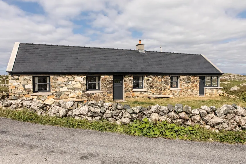Wild Atlantic Cottage - Connemara Seaview Idyllic setting, amazing views - Image 1