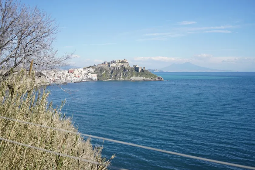 Casa Caterina overlooking Marina Corricella - Image 1