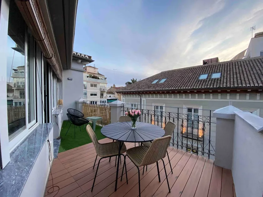 3# Fabulous Penthouse with Terrace in the Center of Granada - Image 1