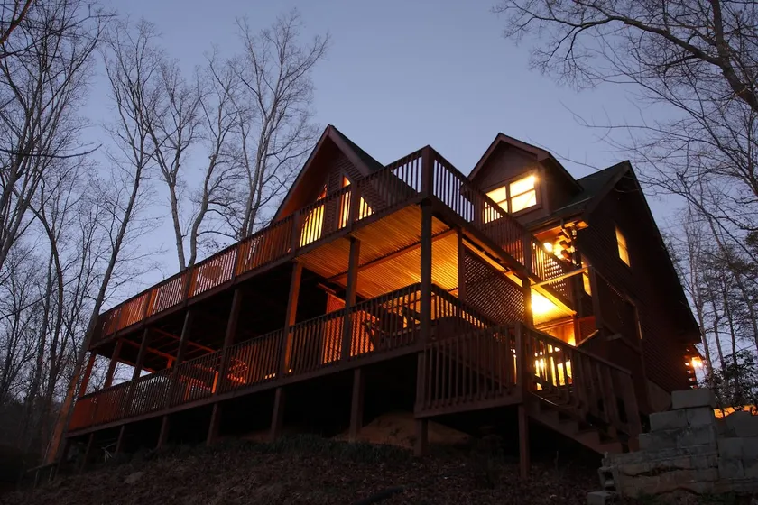 Laurelwood Lodge at Lake Lure, NC - Sleeps 12 - Image 1