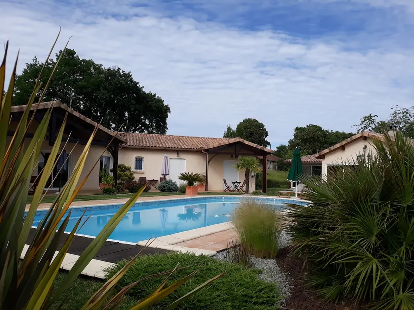50 m2 cottage with pool, HOT TUB, sauna on 5000 m2 park - Image 1