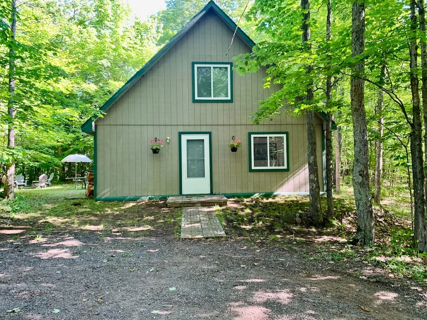 ”Northbound” Secluded Cabin in Keweenaw Penninsula - Image 1