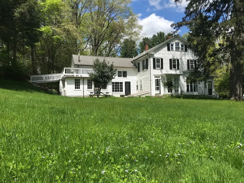 Sunny Colonial in Washington Green (Mayflower Inn) - Image 1