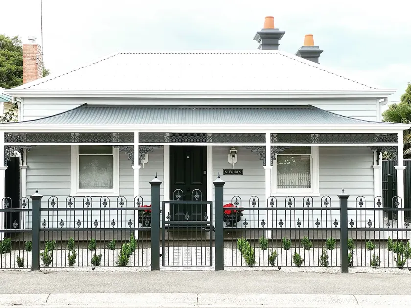 Saint Brides Cottage -Boutique Stay- Best Location - Image 1