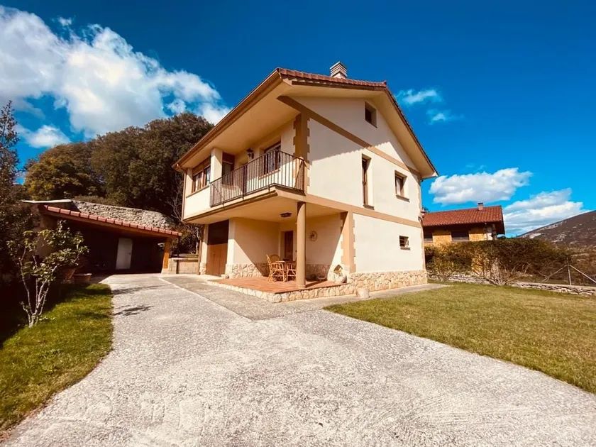 The balcony of Valdivielso - Image 1