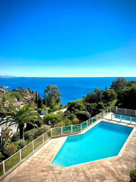 Sea view – Refurbished – Air conditioning – Parking – 4 people. - Image 1