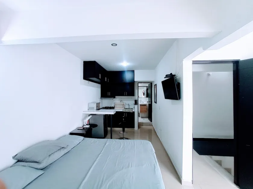 Beautiful and comfortable apartment with air conditioning - Image 1