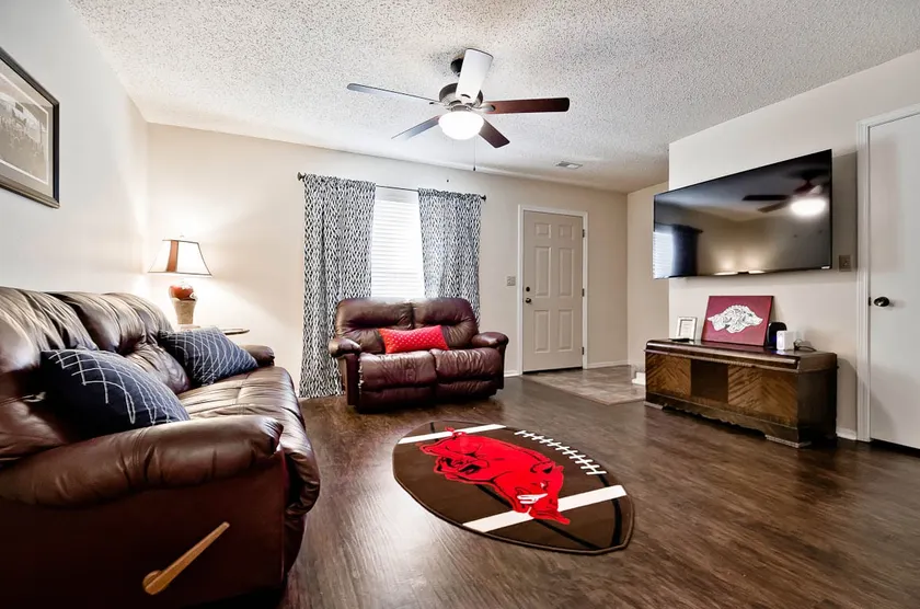 Charming Condo in East Fayetteville - Image 1