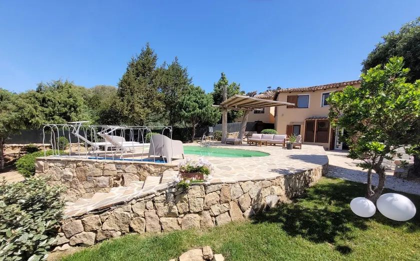 DELIGHTFUL COTTAGE WITH POOL - Image 1