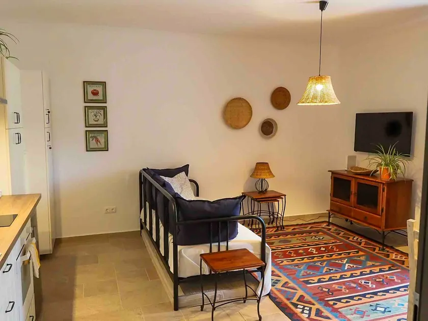 Balatonalmadi Holiday Tulip Apartment - Image 1