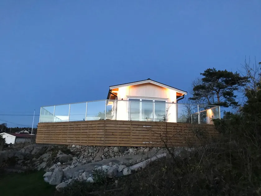 Newly-built attic apartment with sea view. - Image 1