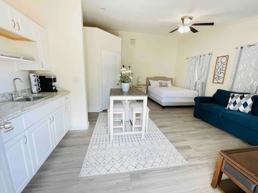 Adorable Studio - Close to Airport & Dtown - Image 1