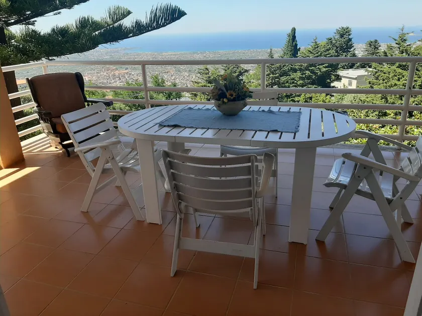 VILLA LOMARCHI FERIENHAUS - Image 1