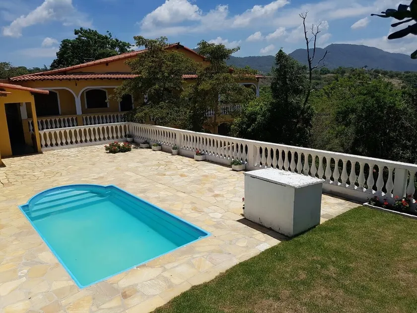 Large house: swimming pool, barbecue area and game room - Image 1