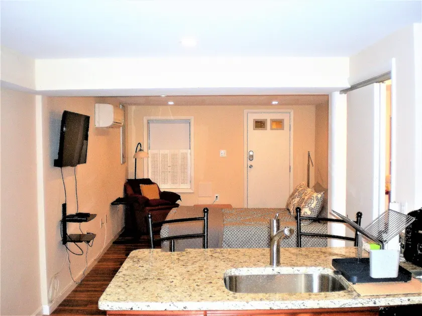 Hart's Studio in the Heart of DC - Image 1