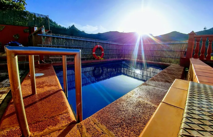 Rural house in a valley with sea views and swimming pool. - Image 1