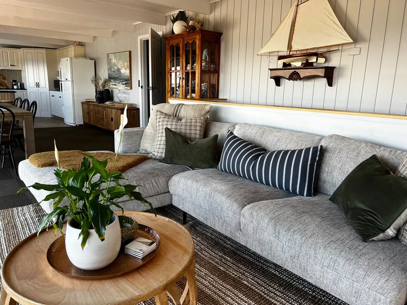 Cuan Mór ~ Bridport Beach Shack | 6 Bedrooms. - Image 1