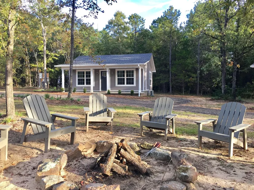 Cottage #2 at Sleepy Hollow w/ Personal Hot Tub - Image 1