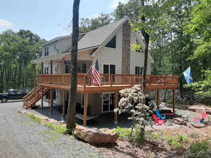 Parkwood Manor at Bear Creek Lakes in Jim Thorpe - Image 1