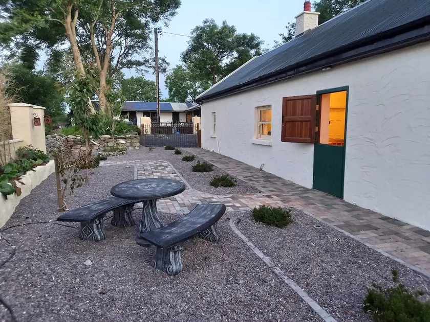 Mary's Bespoke Cottage - Image 1