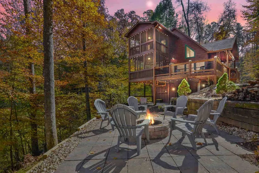 Bird Dog Lodge. Fire pit & hot tub. Dogs stay Free - Image 1