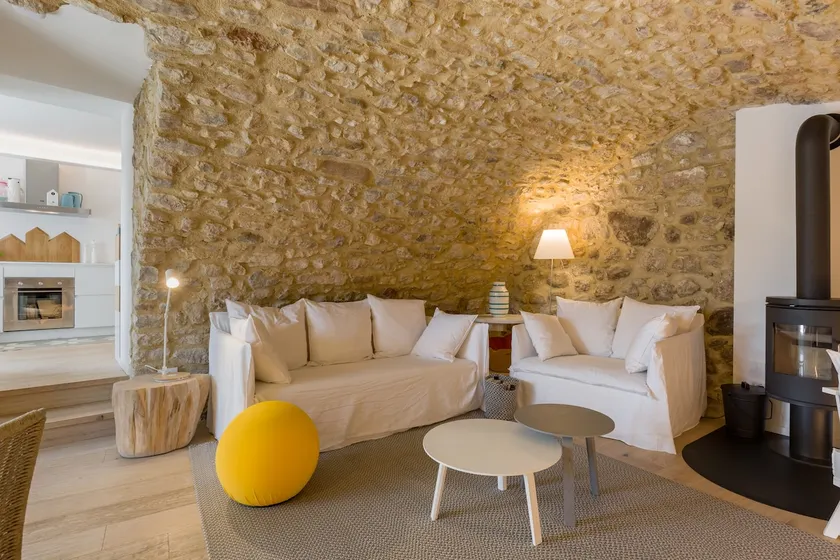 The hidden garden... with a sauna! - Image 1