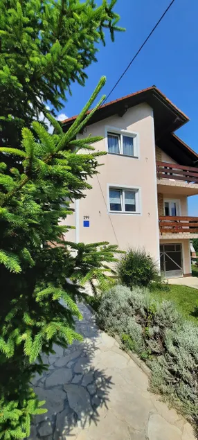 House Anita - Image 1