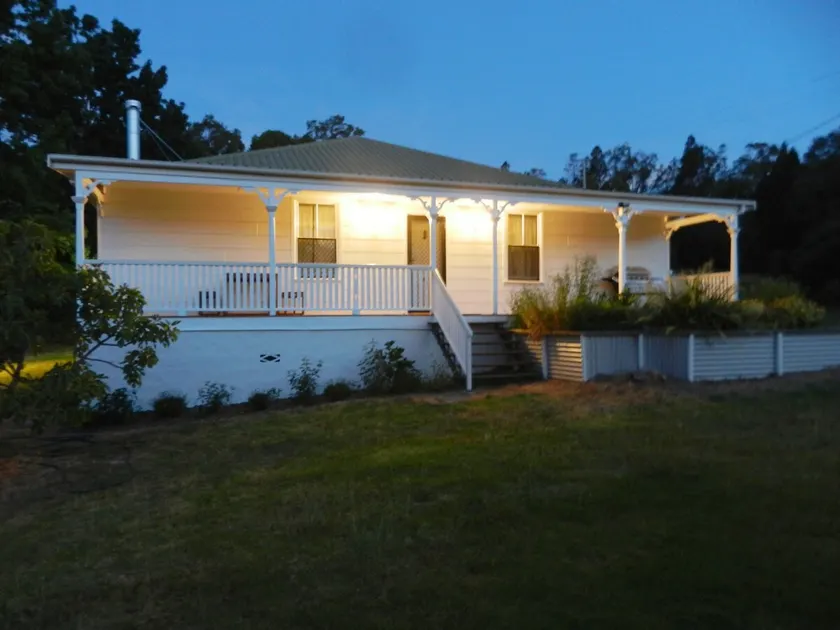 Pepper Tree country house on the Granite Belt - Image 1
