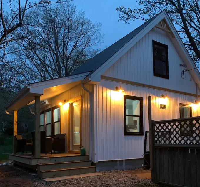 New Guesthouse in the Heart of Wolfville - Image 1