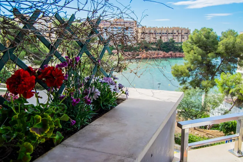 Beachside and Sunset Escape in Salou - Image 1
