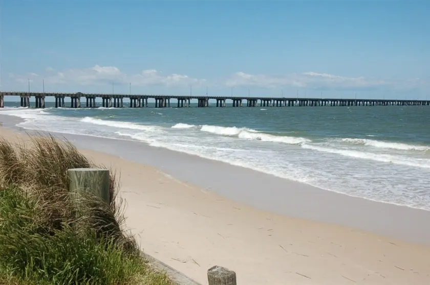 Virginia Beach 2 King BR apt 100 feet from beach - Image 1