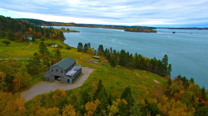 Maine House (Rossport by the Sea)-Overlooking Bay - Image 1