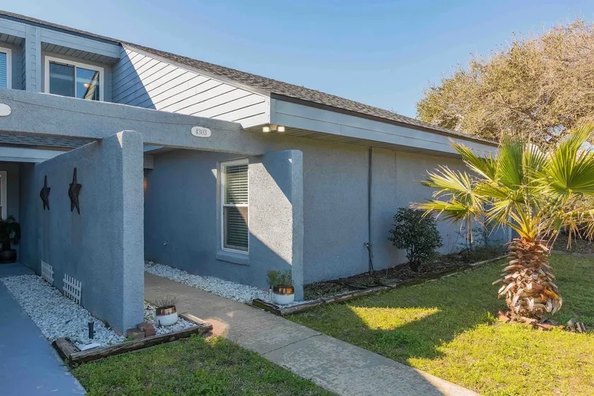Beachside Bungalow - Image 1