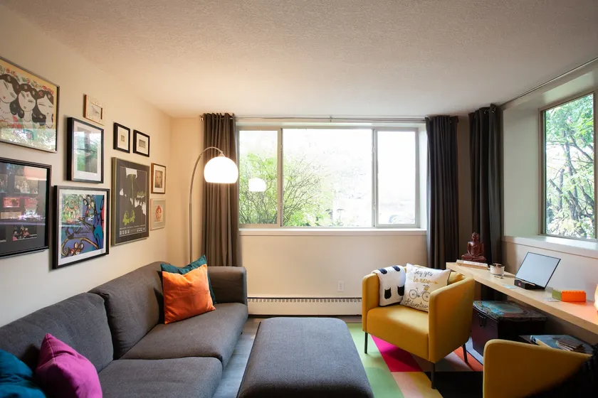 Bright City Condo Near the Light Rail - Image 1