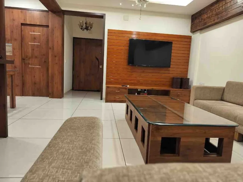 3 Bed / Bath Fully Furnished Apt - Image 1