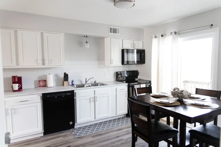 Cozy modern stay 2bedroom apt. Great for travelers - Image 1