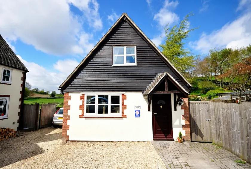 Lavender Lodge Corsley | Cottage near Longleat - Image 1
