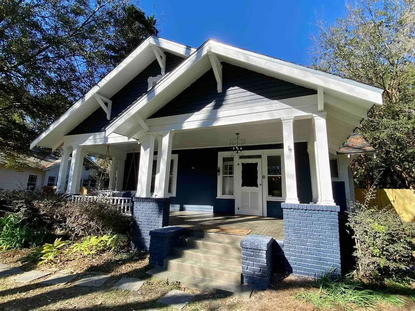 Classic craftsman centrally located close to downtown, VSU and SGMC - Image 1