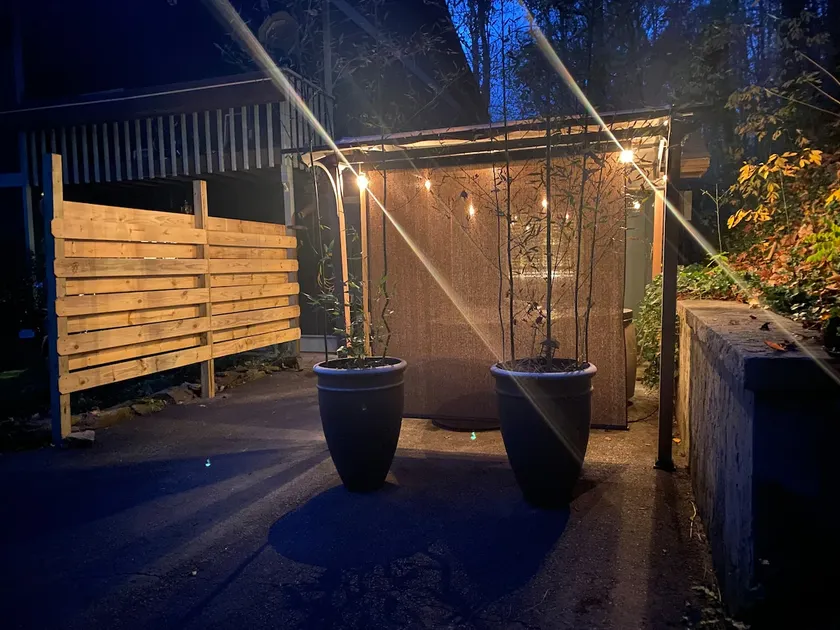 Studio, hot tub - Image 1
