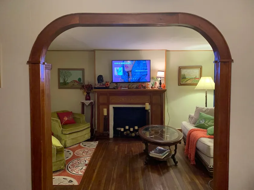 Mountain ”Chalet” *price includes taxes - Image 1
