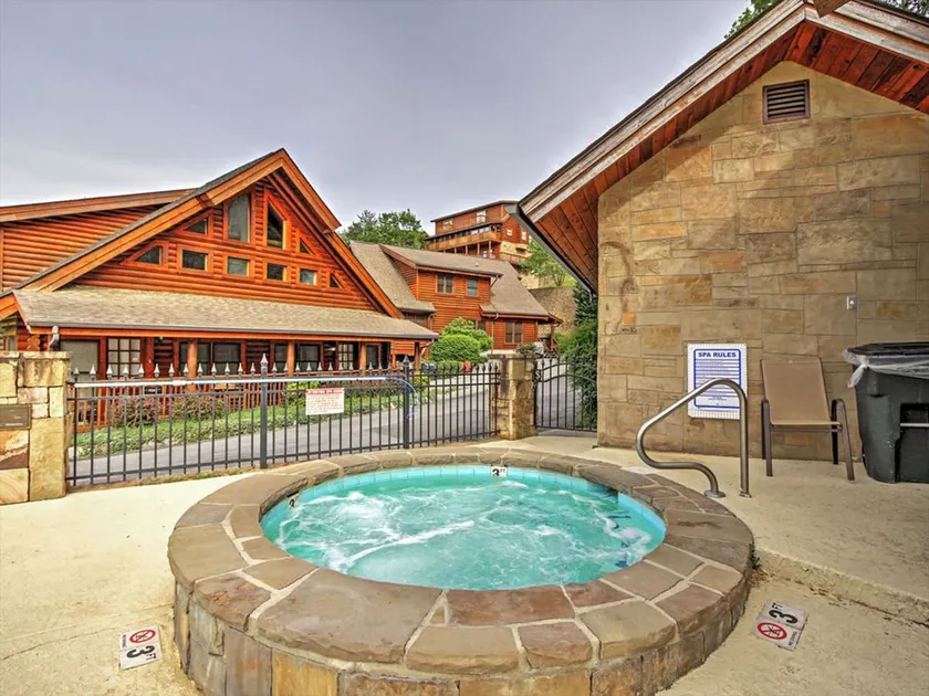 Resort Pigeon Forge Cabin - minuter från Dollywood-pooler - Image 1