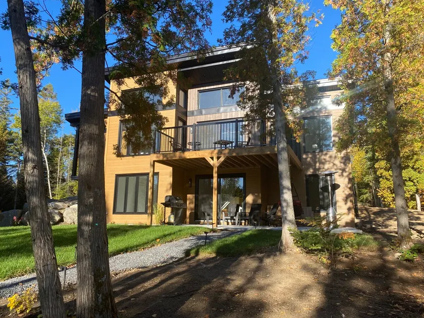 Beautiful chalet by Lac-Saint-Jean. - Image 1