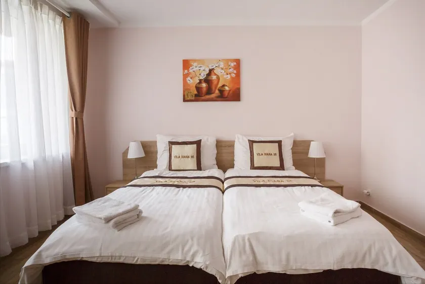 New 3 bedroom apartment near city center - Image 1